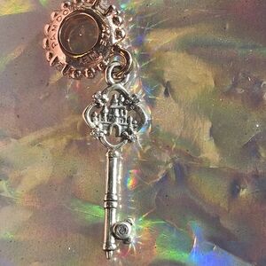 Pandora* Rare* Disney Castle Key Charm